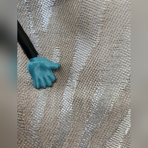 CHICO'S Gray Silver Tone On Tone Fringed Wrap Scarf 28 X 74 Inches - Picture 4 of 7